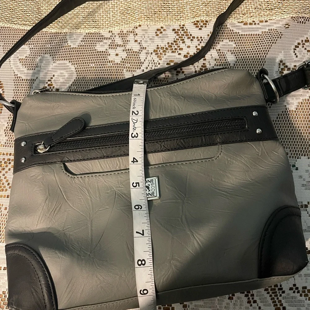 Elegant women’s stone Cloth & Stone Two-Tone Gray and Black Messenger Bag 🤍💎🩶